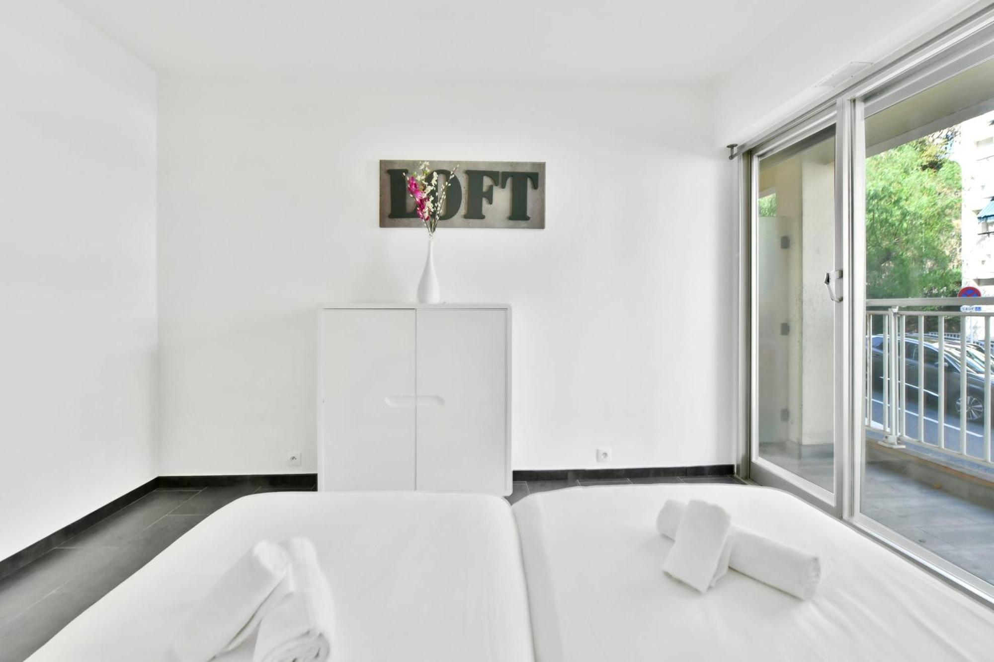 Appartement Le Versailles Plaisir Et Confort En Centre-ville, Pour Sejours En Famille Ou Business *