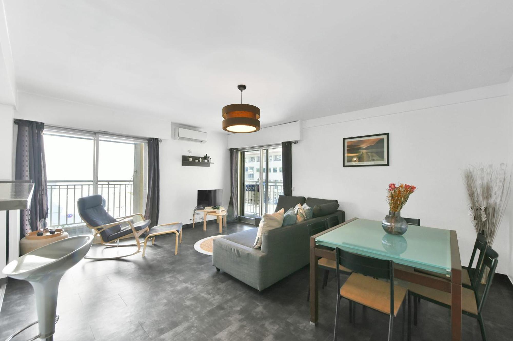 Appartement Le Versailles Plaisir Et Confort En Centre-ville, Pour Sejours En Famille Ou Business Cannes