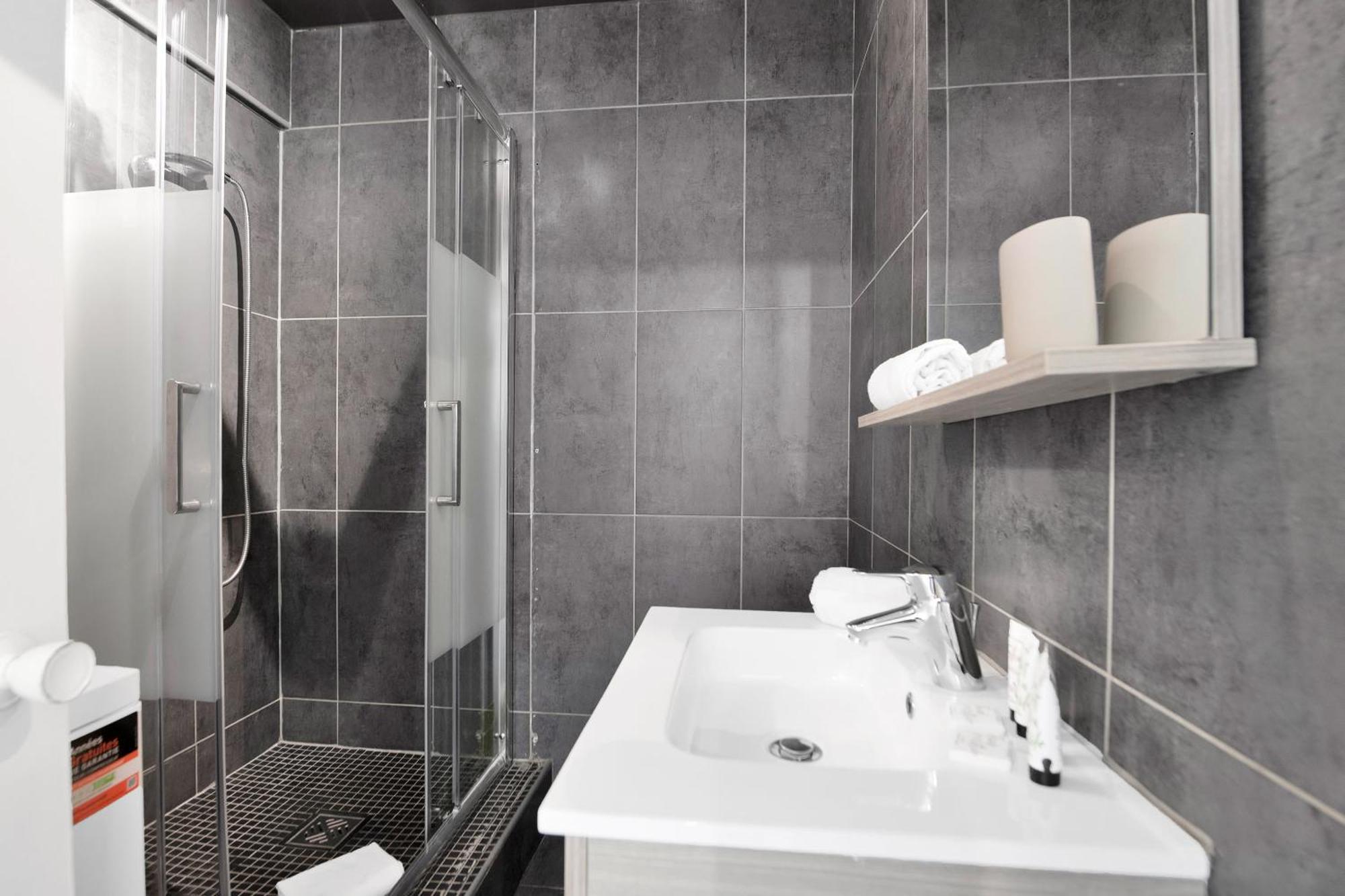 Le Versailles Plaisir Et Confort En Centre-ville, Pour Sejours En Famille Ou Business Appartement *