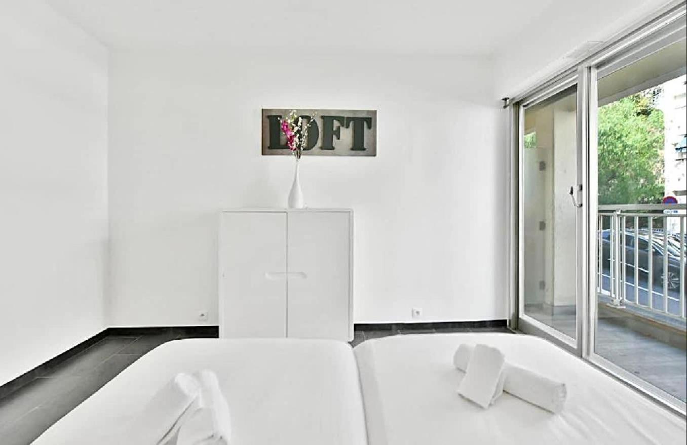Apartment Le Versailles Plaisir Et Confort En Centre-ville, Pour Sejours En Famille Ou Business